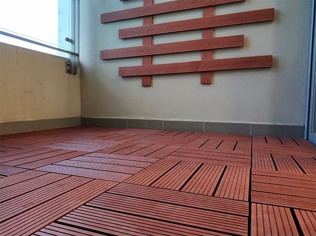 hình ảnh cận cảnh vỉ gỗ nhựa iWood sau khi lắp đặt