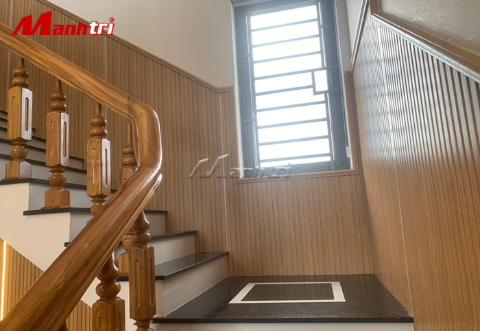 Tấm ốp PVC vân gỗ cho văn phòng sang trọng