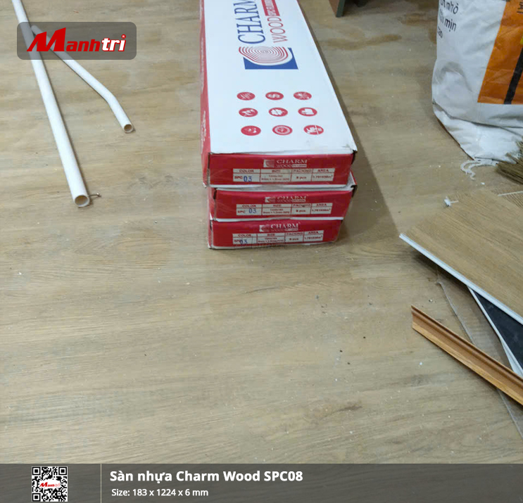 Mặt tiền đẹp với lam gỗ nhựa che nắng