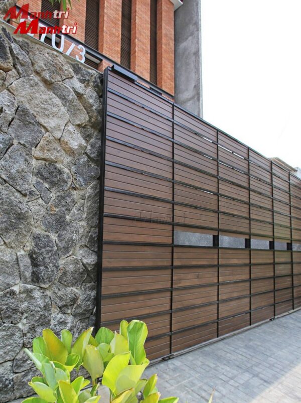 Cửa gỗ công nhựa conwood đẹp cho biệt thự - Mạnh Trí