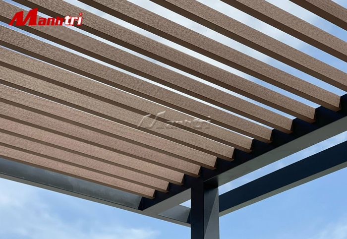 mẫu tấm ốp nhựa PVC vân gỗ phòng bếp